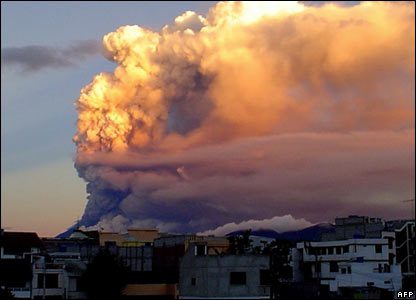 Tungurahua Volcano activity has increased since May - the strongest activity since 1999