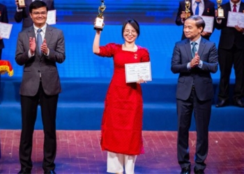 female doctor vietnamese invents material for healing wounds and joints 124744