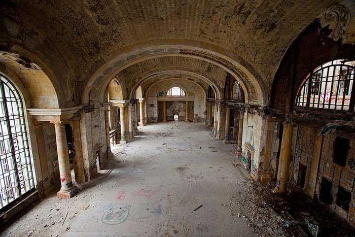 All facilities at Michigan Central Station were closed in 1967.