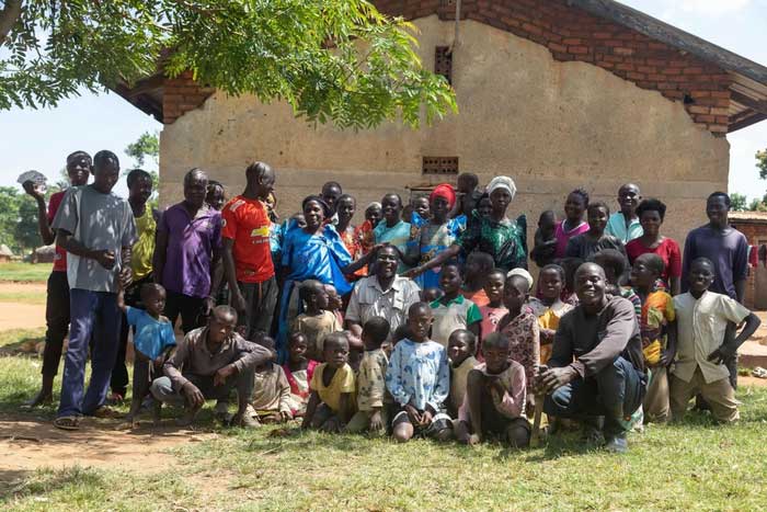 Hasahya's 102 children range in age from 10 to 50 years old.