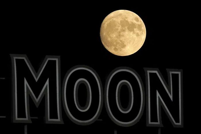 The European Space Agency aims to create a unique time zone for the Moon.