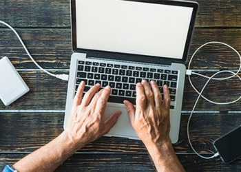 guide to charging phone battery with computer correctly 126248
