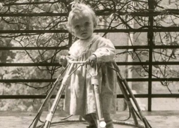 how children used to play in the past 124753