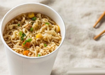 how to eat instant noodles without harming health 125602