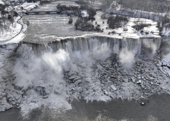 magical scenery created by the strongest snowstorm in 50 years in the us 125129