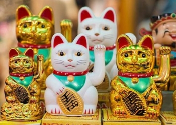 maneki neko the famous lucky cat of japan and the story few people know about its origin 125424