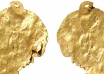 metal detecting gold earrings found 125039