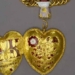 museum exhibition gold chain named king and queen 125606