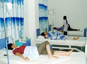 Tourists suffering from food poisoning being treated at the Pacific Hospital (Hoi An)
