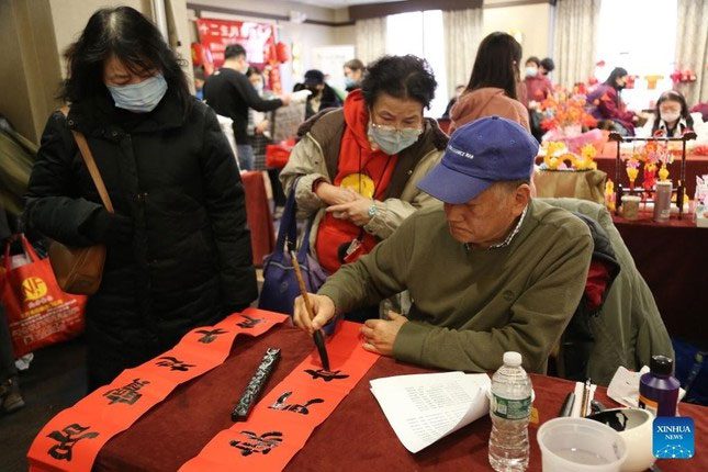 The festival, featuring about 40 booths, attracted around 2,000 participants this year.