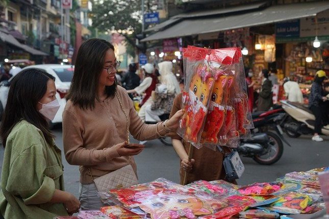nguoi chau a don tet nguyen dan 8