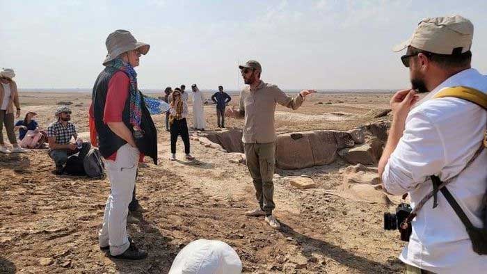 Researchers present at Lagash, Iraq.