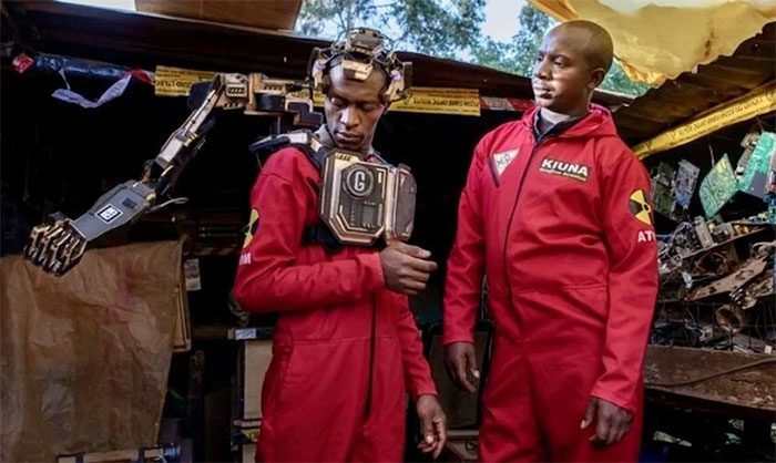 Two Kenyan inventors create prosthetic arms from electronic waste.