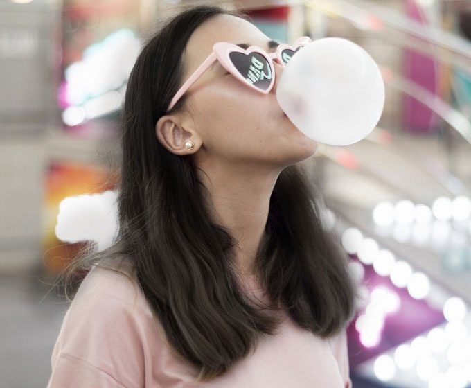 Improper chewing gum can harm the digestive tract.