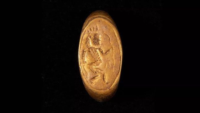 This gold ring is engraved with the name Bes, "the god of joy" who protects women during childbirth.