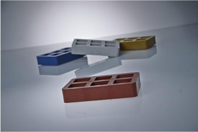 Plastic made from sunflower seed shells has many positive effects on the environment.