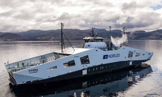 MF Hydra ferry departs.