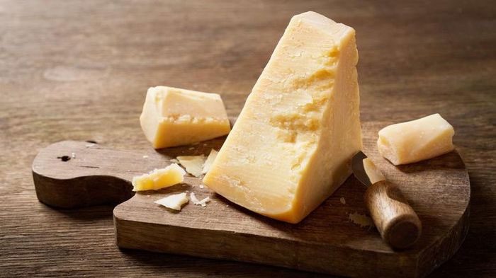 Parmesan cheese contains ingredients from cow's stomach
