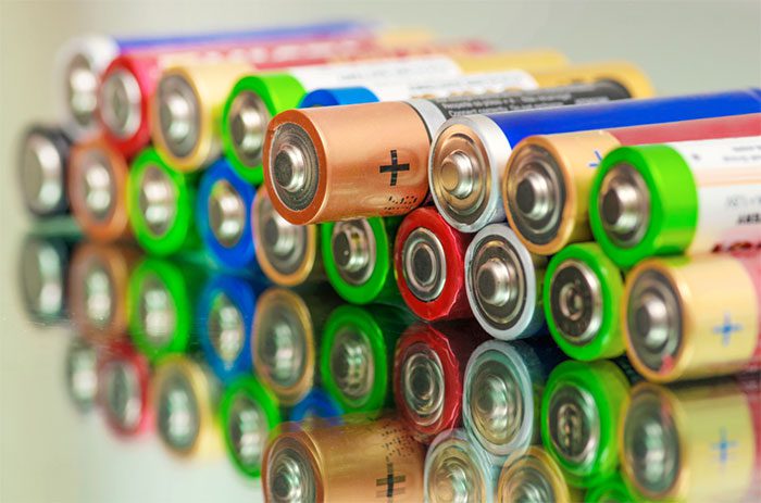 Researchers have developed a technology that uses fruit peels to process discarded batteries.