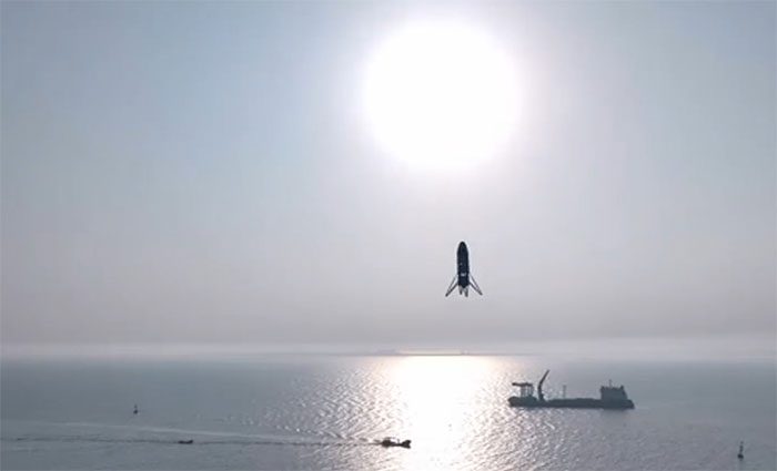 China's newly tested rocket capable of vertical landing on the sea.