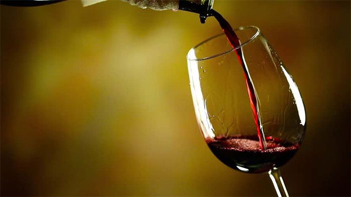 Alcoholic beverages are closely linked to cancer.