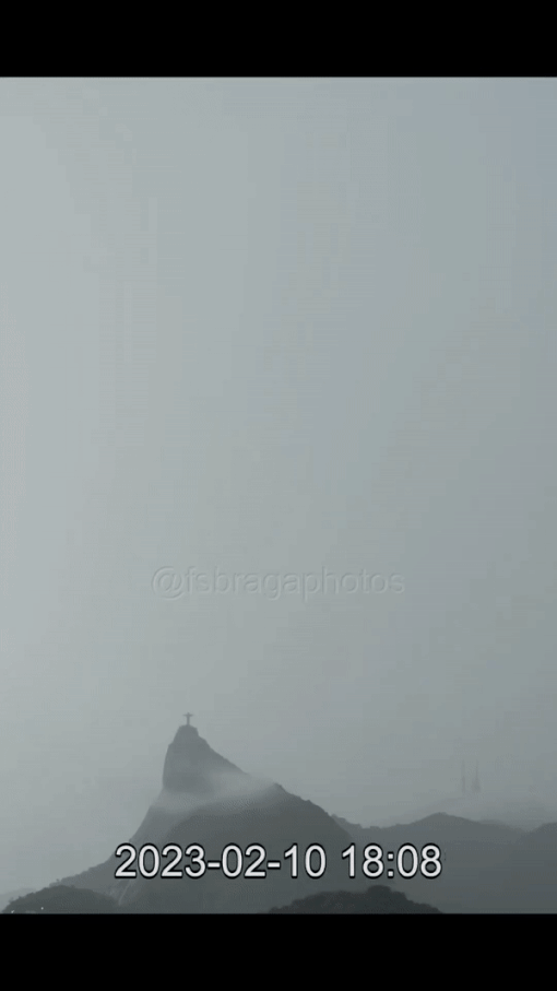 Timelapse video documenting Braga's lightning photo.