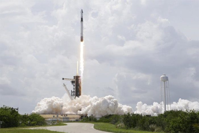 SpaceX launches the historic Crew Dragon spacecraft to the ISS.