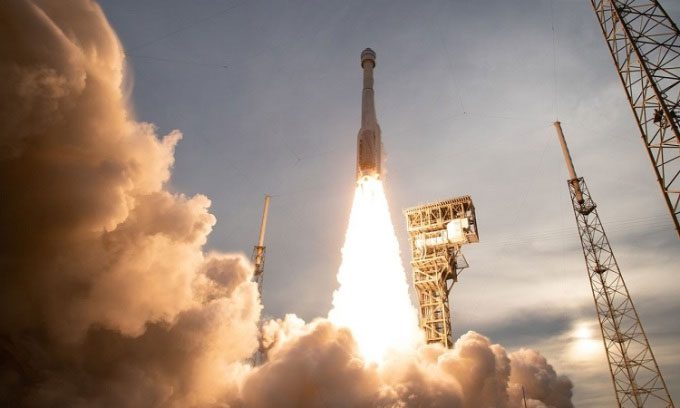 tau CST 100 Starliner