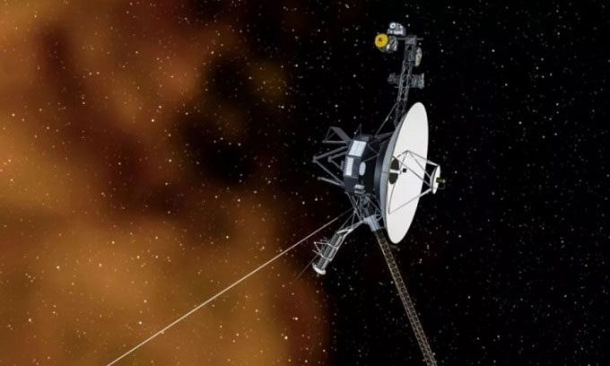 Simulation of the Voyager 1 spacecraft moving through interstellar space.