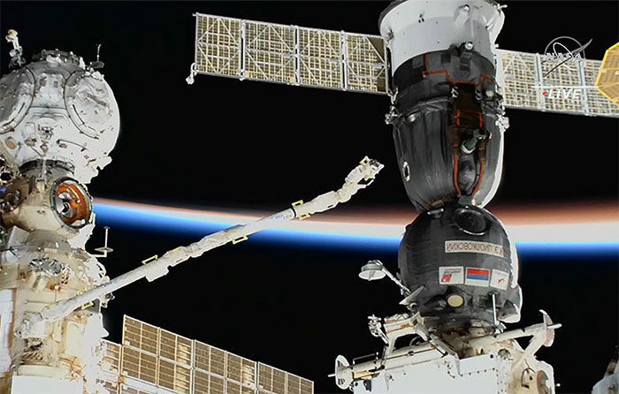 The Soyuz MS-22 spacecraft has a small leak in the equipment module.