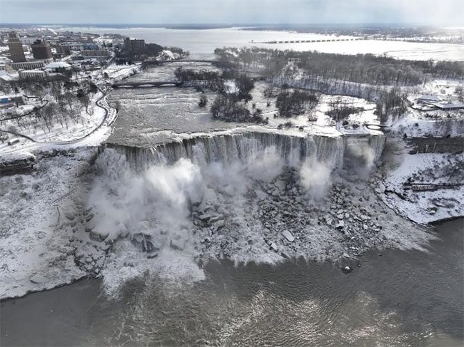 Historically, Niagara Falls has frozen five times.