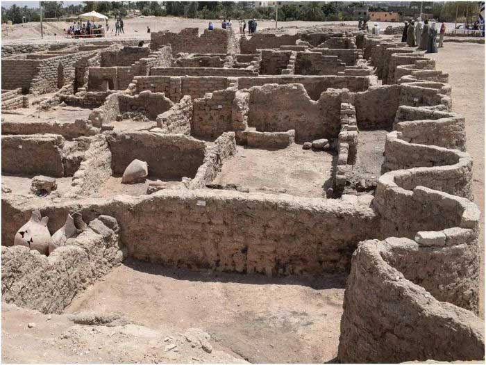3,000-Year-Old City Buried Under Sand (Egypt)