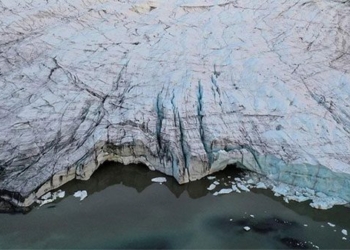the glaciers in greenland are melting 100 times faster 124913