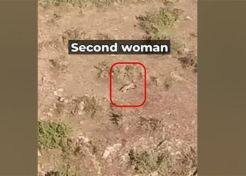 the moment 2 girls are attacked and suffocated below and assaulted 125146