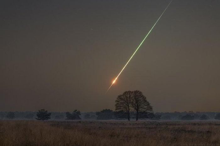 Meteorite Sar2667 creates a shooting star effect as it enters Earth's atmosphere on February 13.