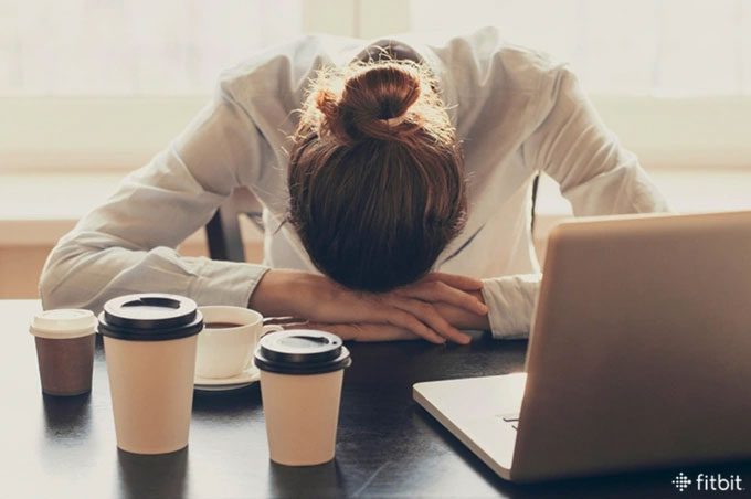 When someone starts to experience 24 hours without sleep, they will inevitably fall into a state of "grogginess".