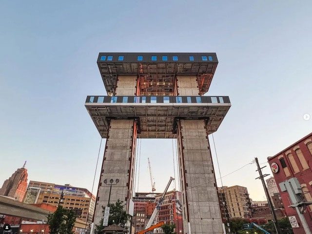 toa nha xay tu tren xuong 1