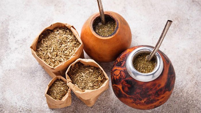Yerba Mate has higher antioxidant capacity than green tea.