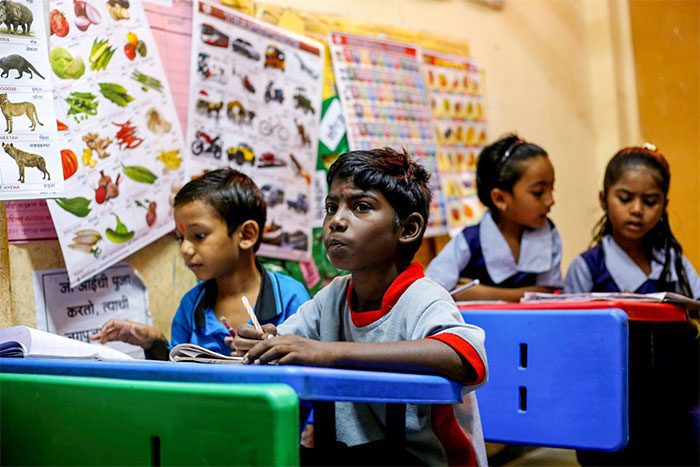Having everyone turn off electronic devices simultaneously will help children focus on their homework better.