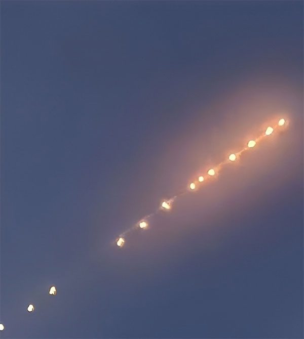 At 09:23 GMT on February 13, residents of Qiqihar witnessed a series of flying objects in the sky