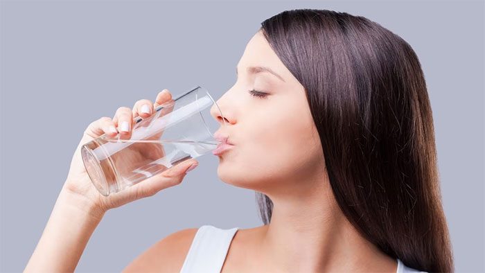 Everyone needs to drink at least 2 liters of water a day.