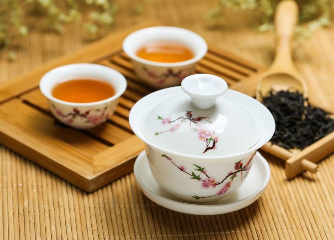 Drinking tea is good for health, but if consumed improperly, it can harm the digestive system.
