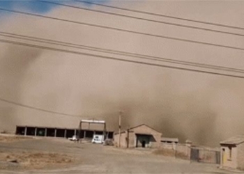 video the giant wall cutting through northwest china 126485