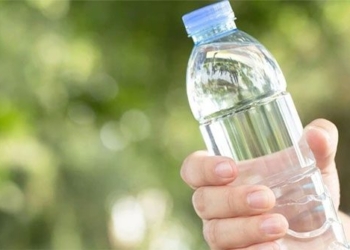 why you can only bring a 100ml water bottle on the plane 126568