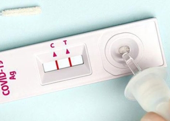 31 year old woman infected with 2 covid 19 strains in a record short time