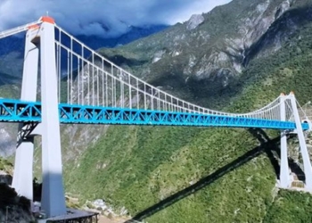 9km railway tunnel through chinas mountain pressed down 122068