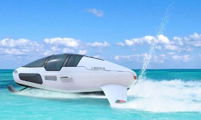 The Deepseaker DS1 can operate both above and below the water surface.