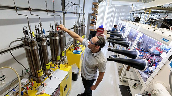 Scientists discover a method to create a material that resembles plastic but conducts electricity like metals.