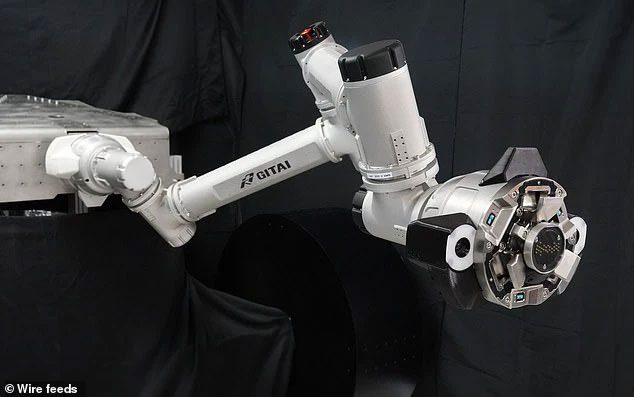 Robotic arm for the Lunar Cruiser.