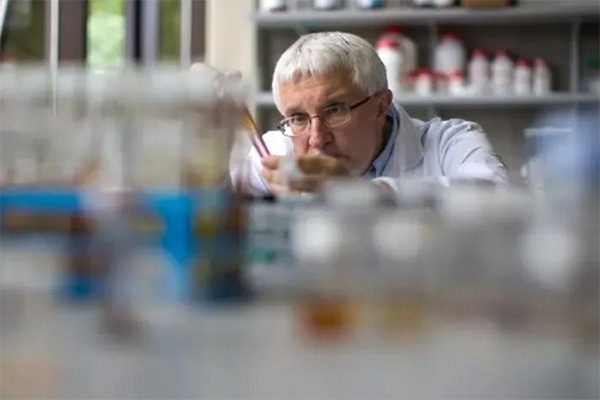Professor Michael Zaworotko.